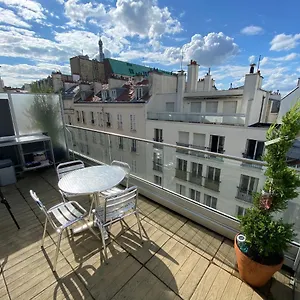 Tour Eiffel Studio Lumineux Avec Terrasse. Apartment Paris